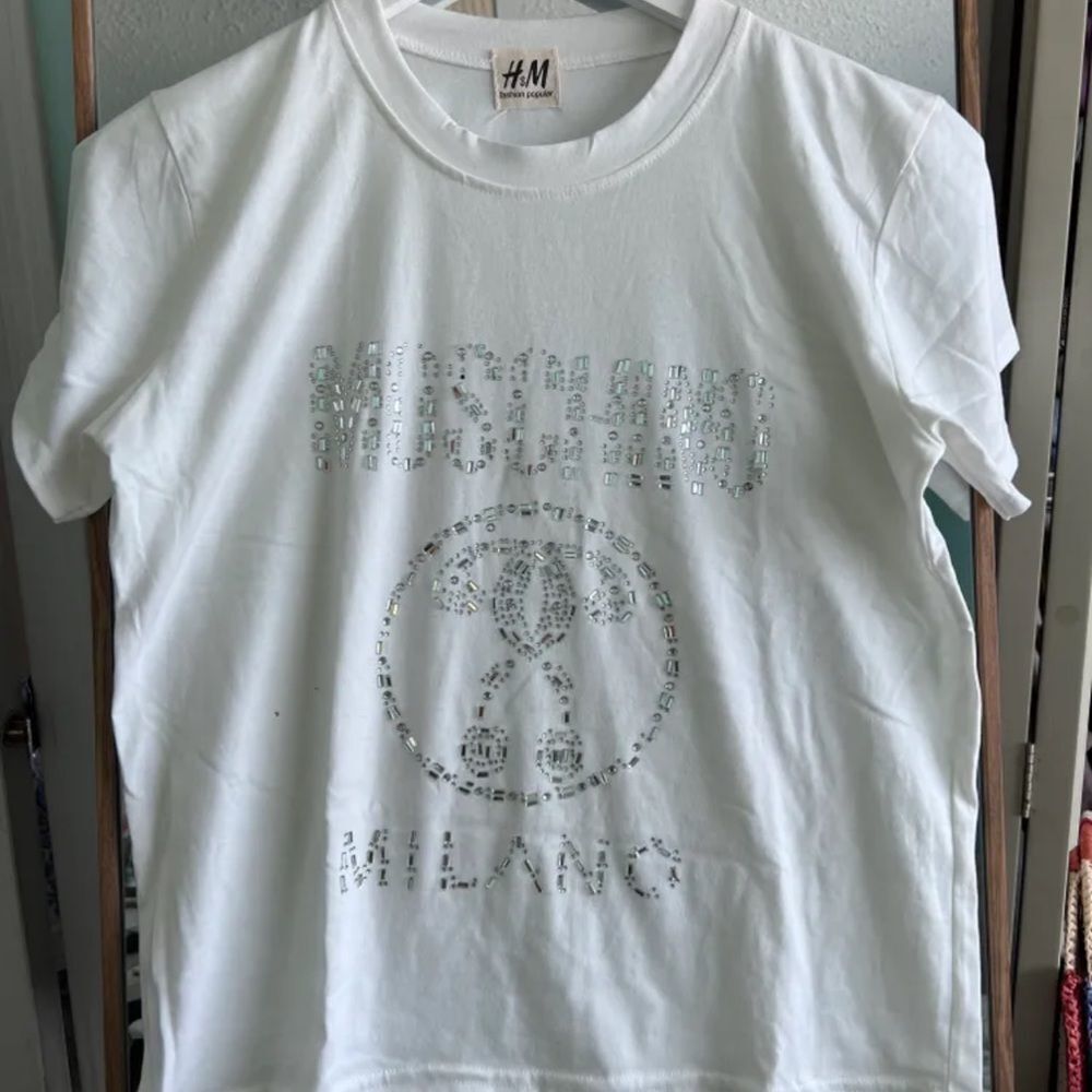 𝅺H and m Moschino crystal top​